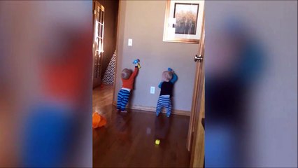 Ces bébés ont décidé de casser la cloison.. Oui oui