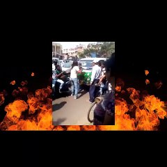 indian girl fights on road with boy