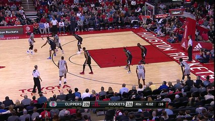 James Harden régale avec une passe entre les jambes pour le dunk de Montrezl Harrell