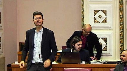 Pernar: "Jel' to vama normalno, g. Milošević?"