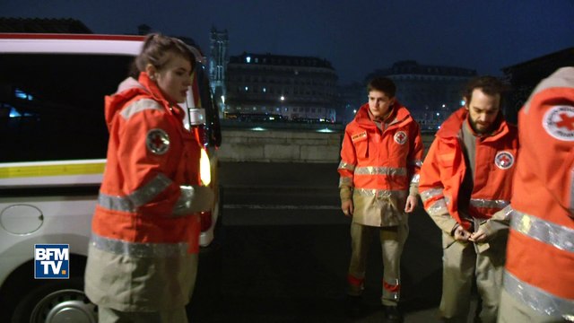 Paris: la Croix-Rouge à la rencontre des sans-abris