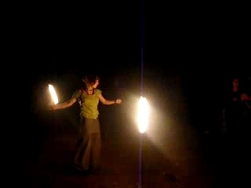 Awen aux bolas enflammés