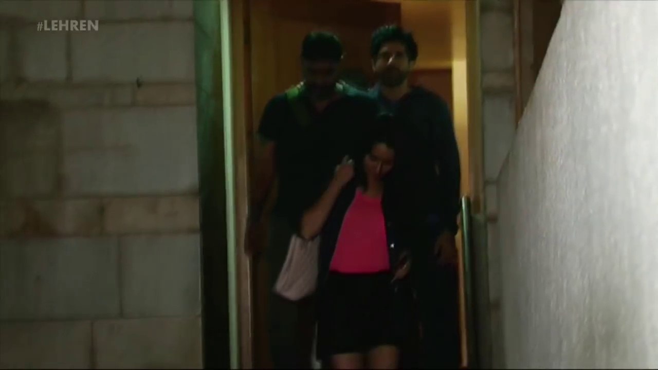 Shraddha Kapoor DRAGGED Out Of Farhan Akhtar's House By Shakti Kapoor