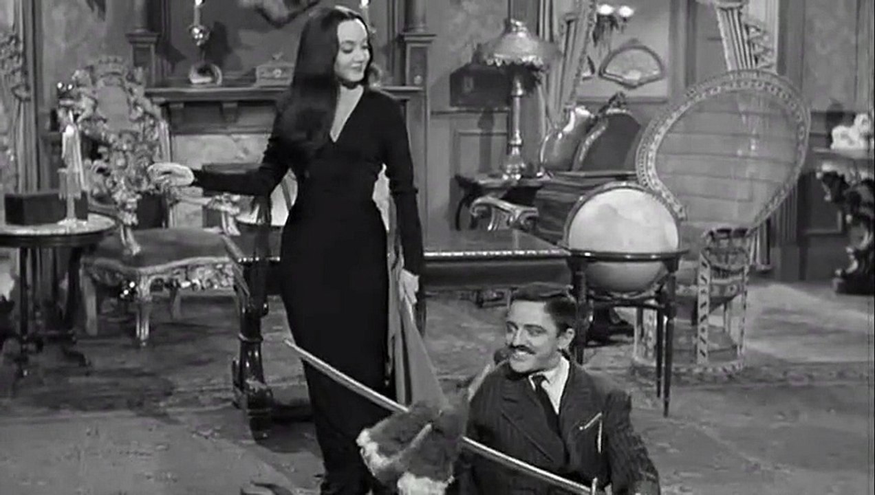 Addams Family S1 E19 - The Addams Family Splurges (01-29-65)