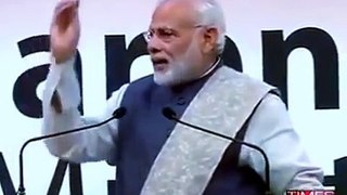 PM Modi ji says  Log Ganga m Paisa Dal Rhe hain