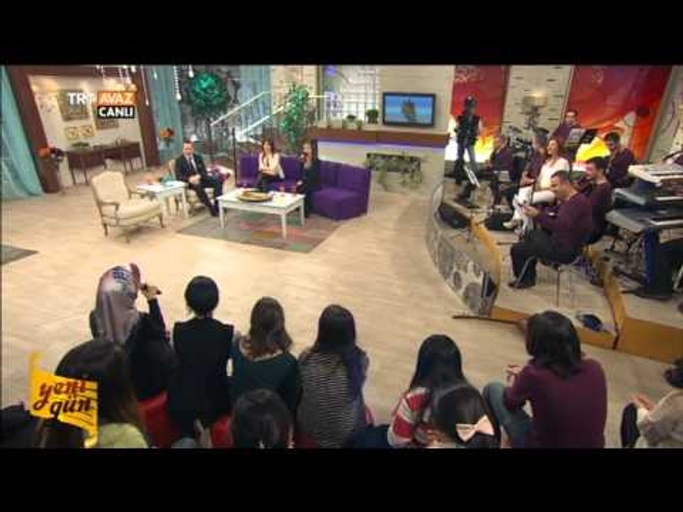 Canan Başkaya ve Seyircimiz - Beyaz Giyme Toz Olur - Yeni Gün - TRT Avaz