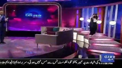 What Happened to Nadia Khan's Back See How She is Walking