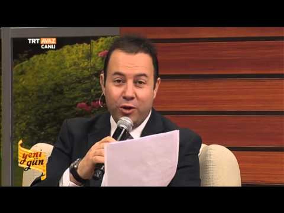Levent Kol - Orhan Veli Kanık'ın "Gün Olur" Şiiri - Yeni Gün - TRT Avaz
