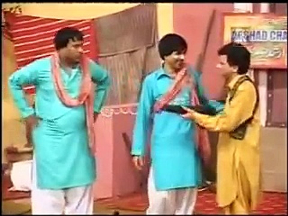ahoon ahoon funny qawali by sajan abbas - must watch - punjabi stage drama