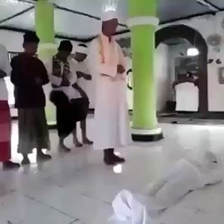 Mazak ki be had hoti hai namaz ko mazak ni k sath ni milana chaiy