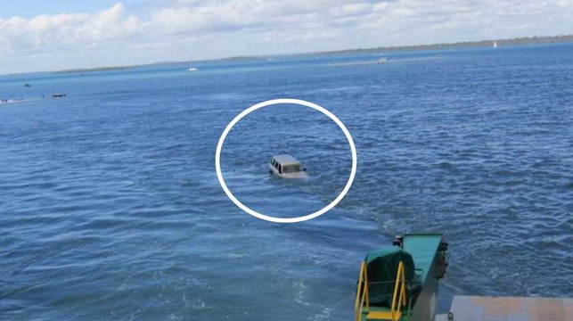 Leur voiture a pris un bain du 31 décembre dans les eaux du Pacifique