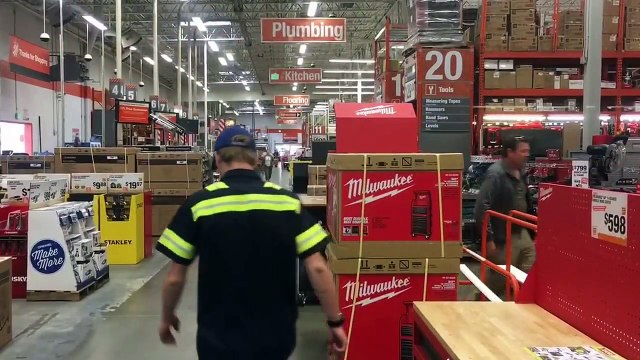 48.Строительный магазин в Америке