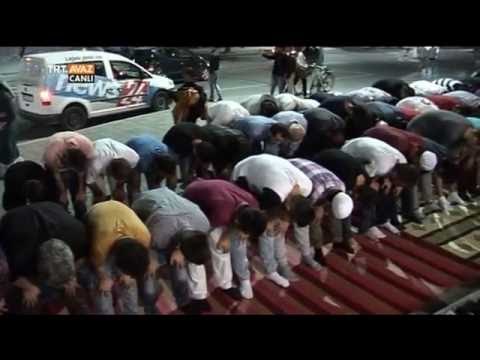 Arnavutluk Tiran'da Ethem Bey Camisi'nde İlk Teravih - Devrialem - TRT Avaz