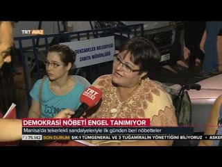 Tekerlekli Sandalyeleri ile Demokrasi Nöbetindeler - TRT Avaz