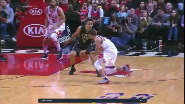 Milwaukee Bucks vs Chicago Bulls - Giannis Antetokounmpo dunk after stealing 01-01-2017 (HD)