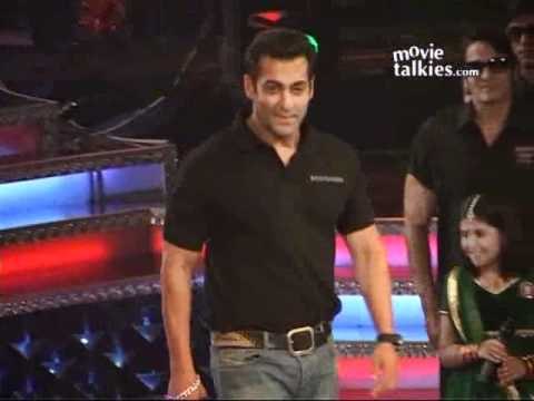 Salman Khan on the sets of 'Sa Re Ga Ma Pa Li'L Champs' for Promoting 'BODYGUARD'