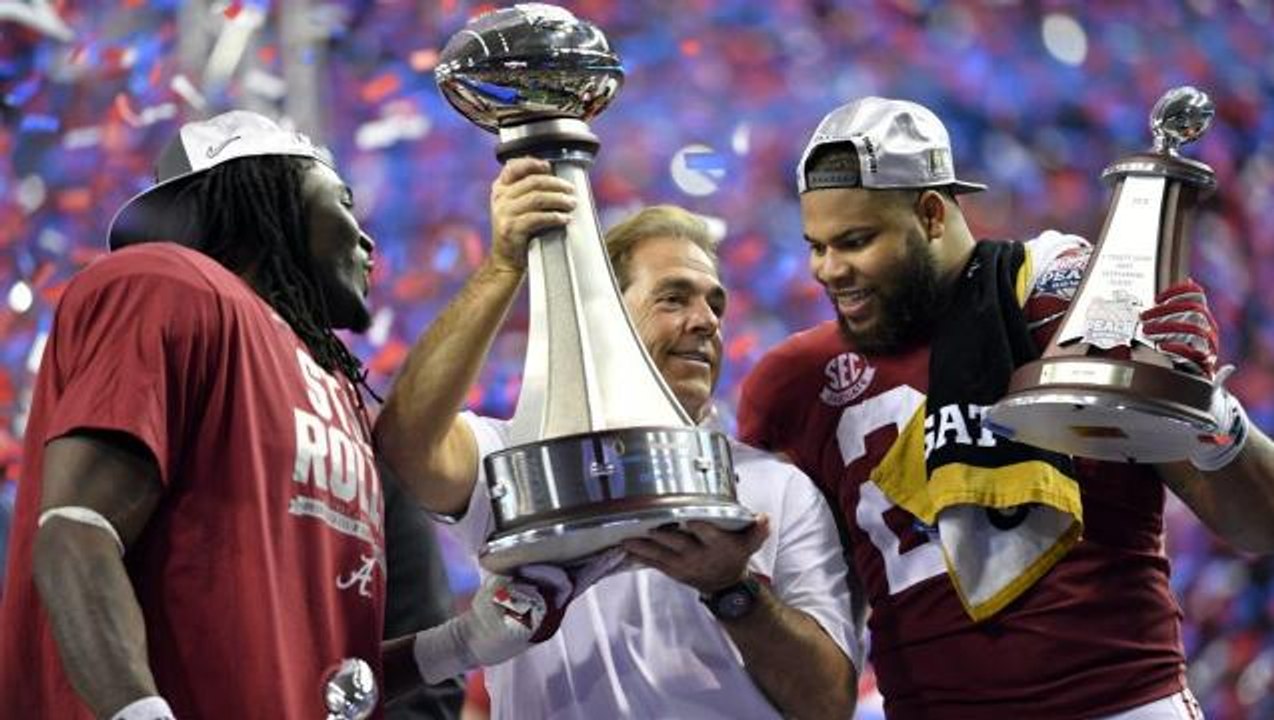Alabama breaks away to win CFP semifinal