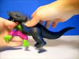 The Hulk vs Godzilla! - Kinder Surprise eggs unboxing - MEGA battle