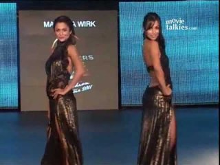 Malaika Arora Khan and Amrita Arora at the grand finale of 'Blenders Pride Fashion Tour - 2011