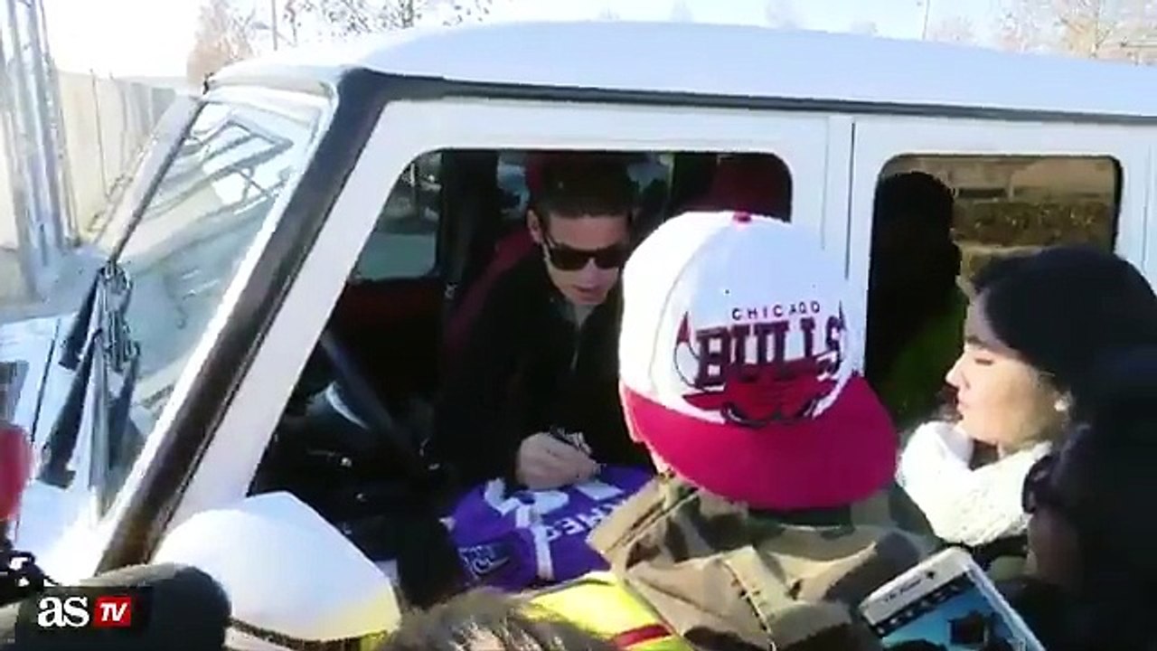 James with RM fans