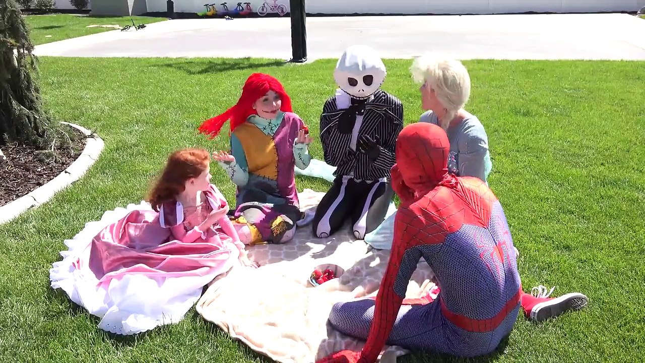 Spiderman And Frozen Elsa Meet Jack and Sally!!! whos in love???? Disney princess meets halloween!!