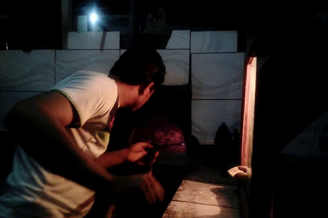 Seeing how to make a bread through local made oven in Gwadar old City Report by PCCNN Chaudhry Ilyas Sikandar Dated 21, Dec 2016