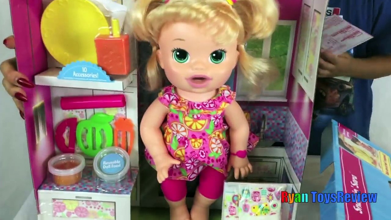 BABY ALIVE EATS PLAY DOH AND POOP IT OUT Snackin Sara kids toys