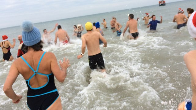400 baigneurs du 1er janvier à Deauville