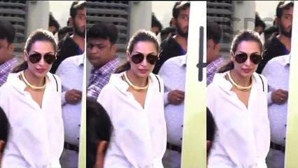 Malaika Arora Khan B00BS Exposed In Tranparent Shirt !! - YouTube
