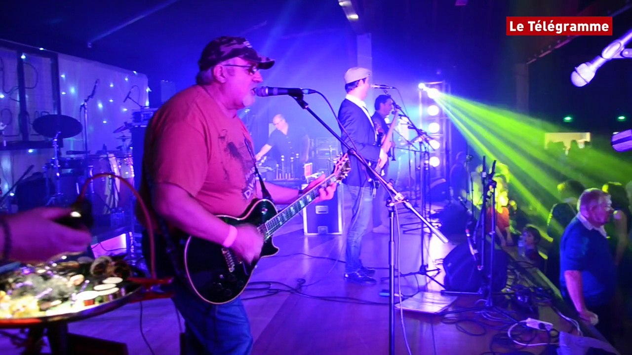 Caudan (56). 1.100 danseurs au fest-noz de la Saint-Sylvestre