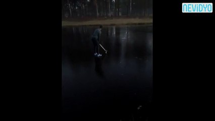 Donmuş gölde bu hareketi yapan kadın...