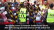 After border closure, Venezuelans traveling to Colombia stranded-WFRBLVjZps0