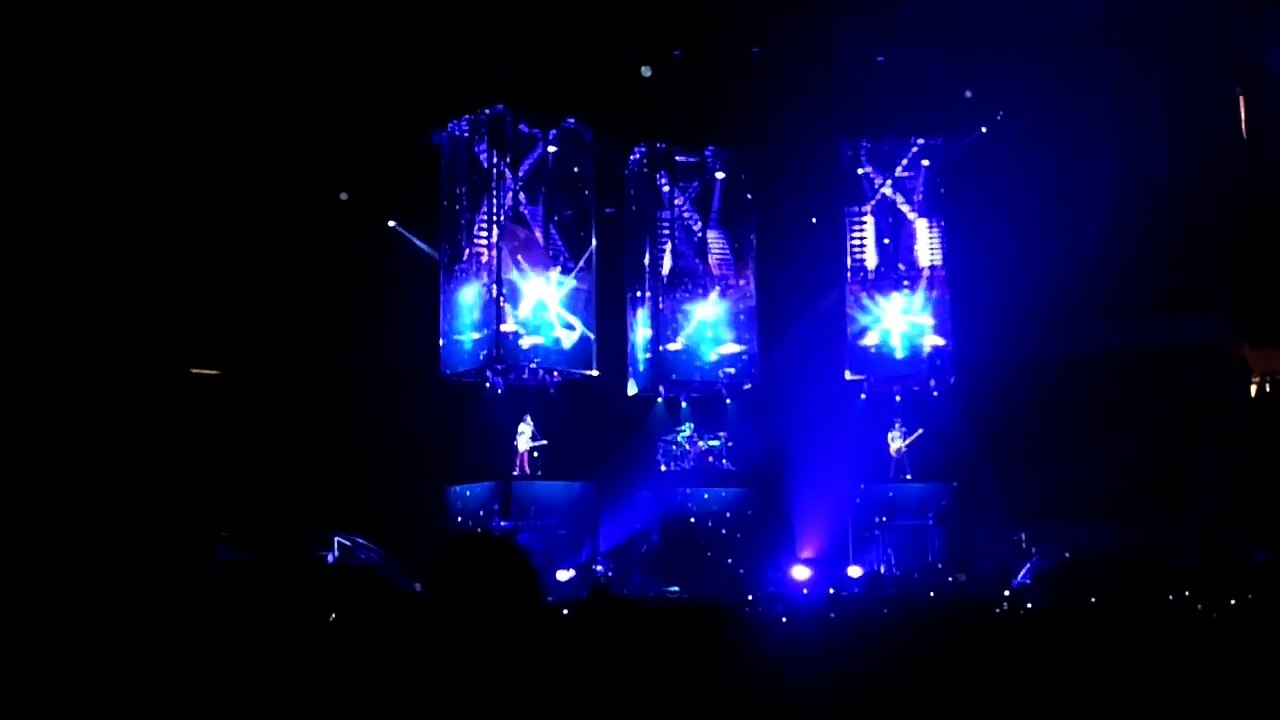 Muse - Exogenesis: Overture - Houston Toyota Center - 03/18/2010