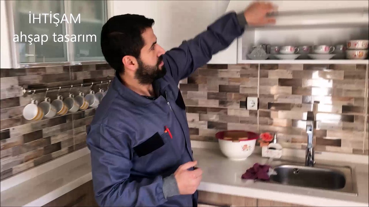 mutfak dolaplarında kalkan kapak