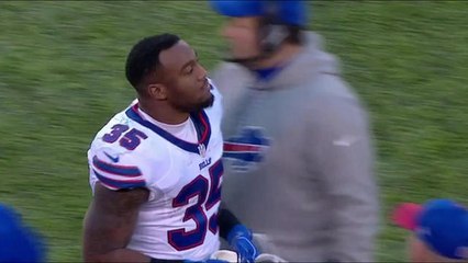 Mike Gillislee goes up the middle for 1-yard TD
