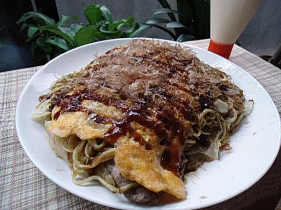 Okonomiyaki (Hiroshima-style) Japanese food お好み焼き（広島風）