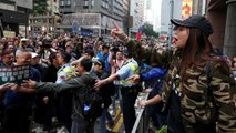 دموکراسی خواهی و اعتراض هزاران هنگ کنگی به سیطره سیاسی پکن