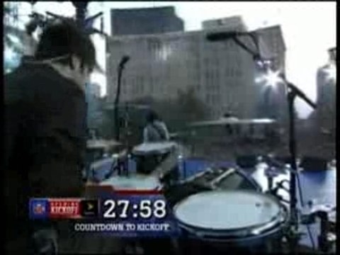 KELLY CLARKSON: 'NEVER AGAIN' [LIVE NFL KICKOFF]