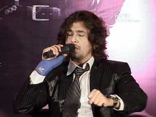 Sonu Nigam: 'I CAN"T ZIP my trouser now!'