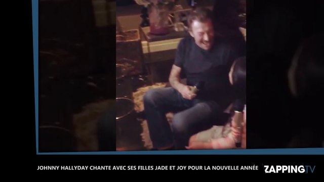 Johnny Hallyday chante pour le nouvel an avec ses filles Jade et Joy, la vidéo trop mignonne