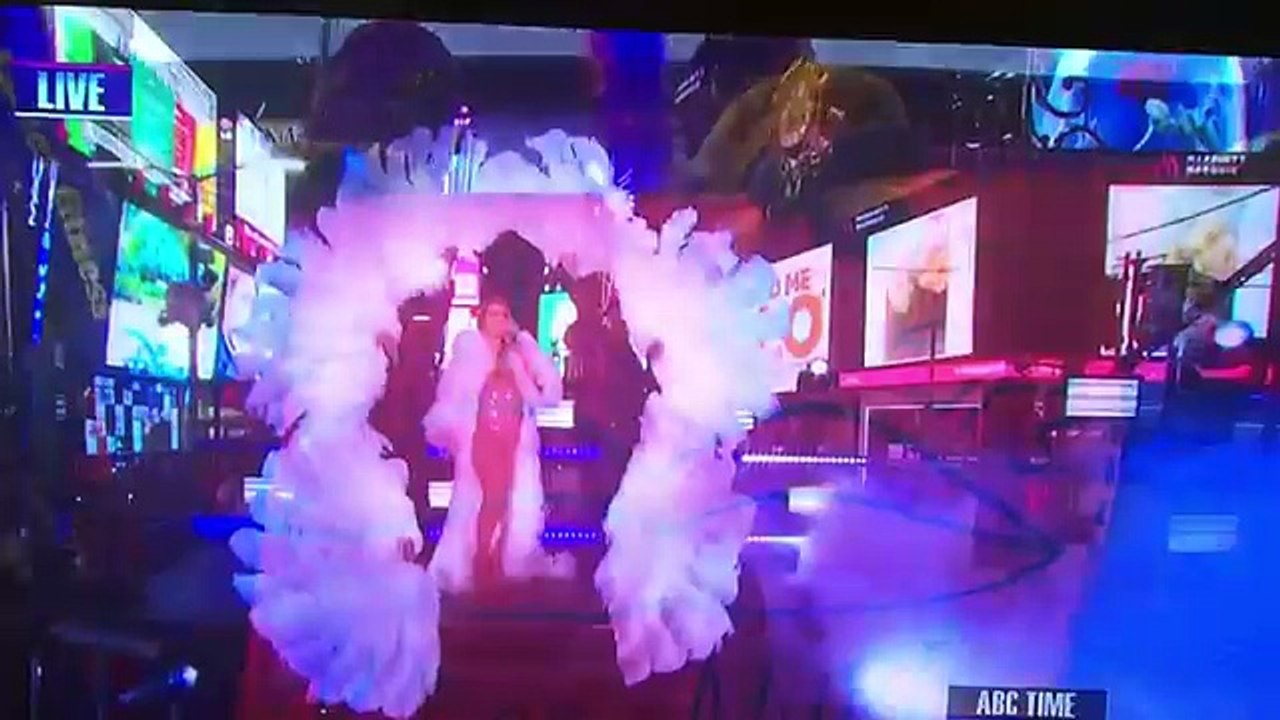 Le show complètement raté de Mariah Carey pour le Nouvel an