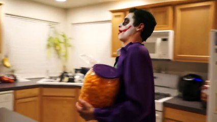 Joker Vs Scream & Giant Teddy Bear & Zombie In Real Life Halloween Fun!-CVLJbpr