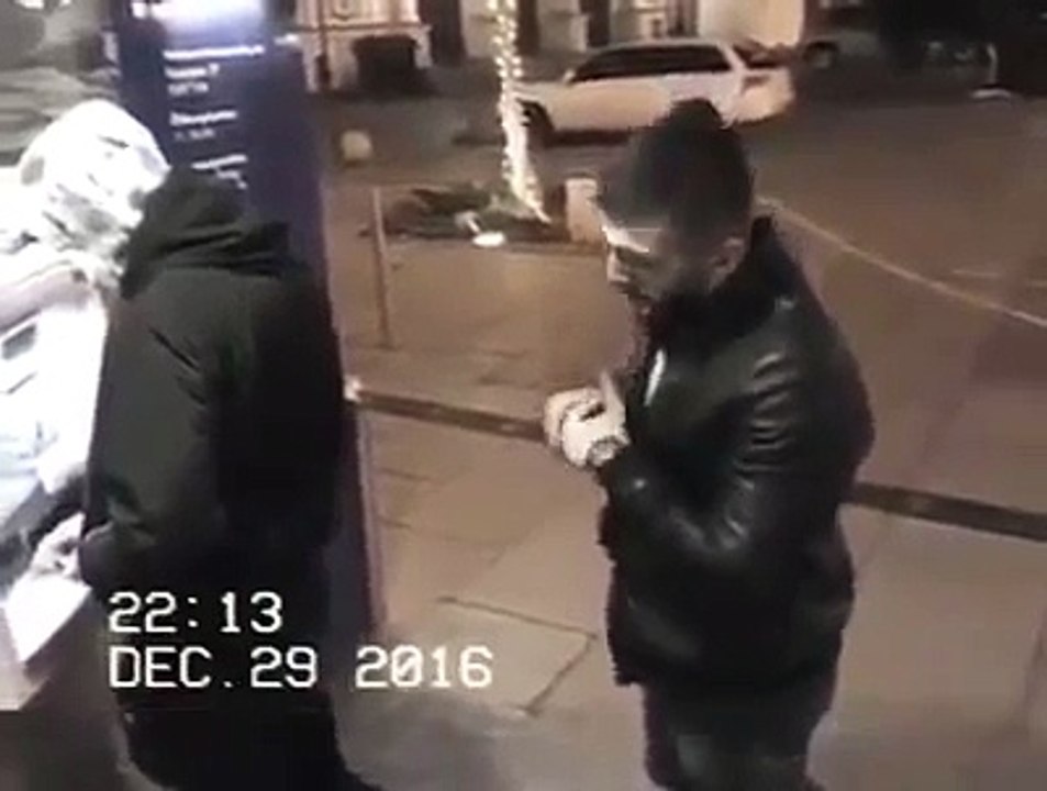 Suivez la réaction de ce voleur lorsqu’il découvre que son forfait a été filmé !