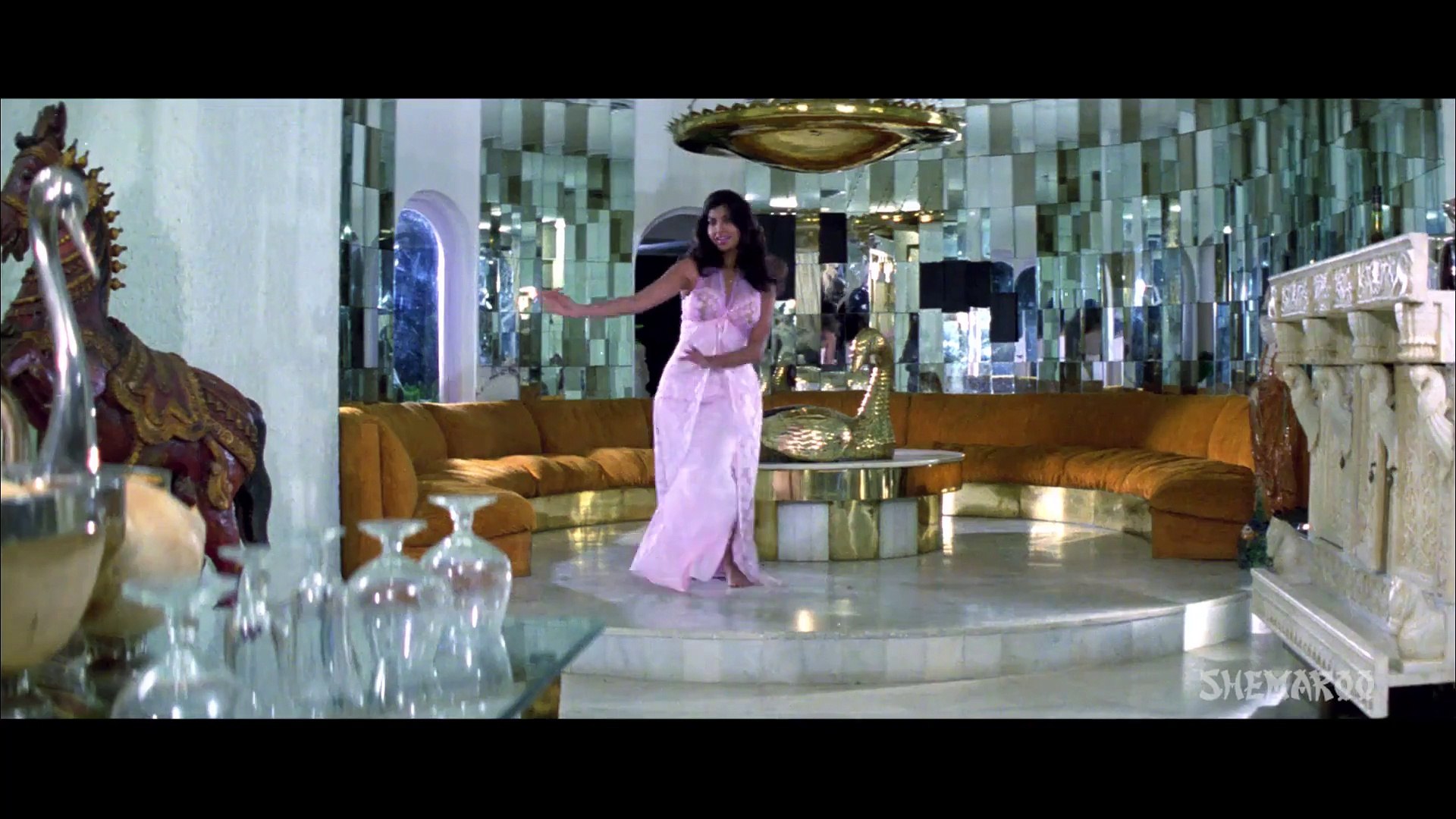 Kimi Katkar Song - Gola Barood