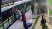 Un papa débile utilise sa poussette pour bloquer les portes d’un métro qui allait partir