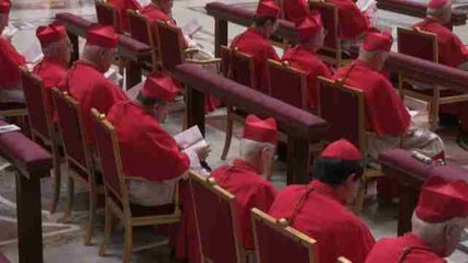 El papa insta a los obispos a mostrar "tolerancia cero" con la pederastia