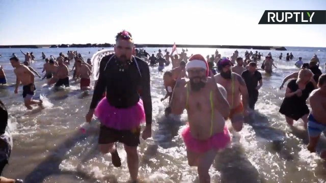 Polar Bear Swimmers Welcome 2017 with Icy Plunge into Lake Ontario
