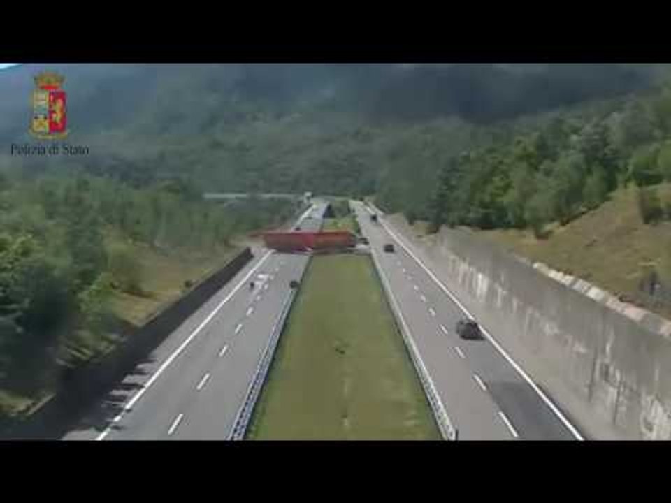 Inversione a U in autostrada (02.01.17)