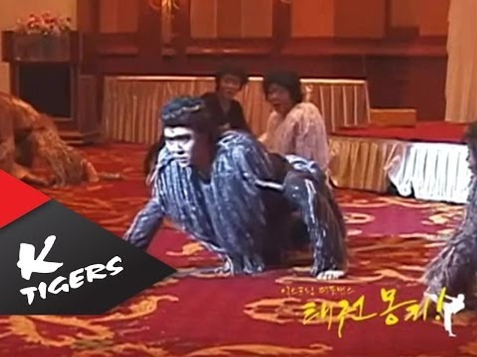 Taekwon monkey - Bangkok showcase 2010