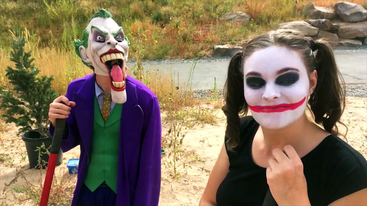 Bad Baby Real Food Fight Victoria vs Annabelle McDonalds Hidden Eggs Toy Freaks Family In 4K